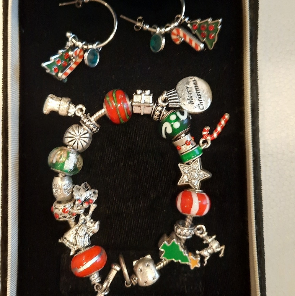 December Willabee&Ward Charm Bracelet - Picture 8 of 10